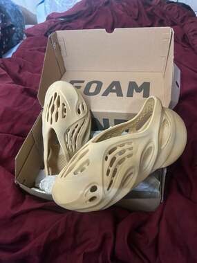 Adidas Yeezy Foam Runner 'Sulfur' Size 8